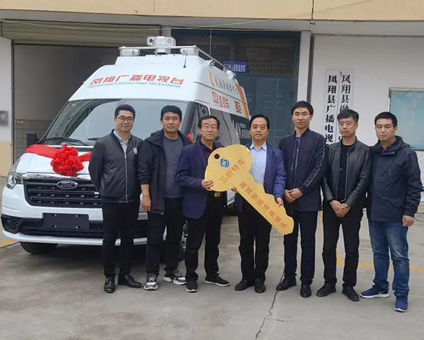 三所广电圆满交付凤翔融媒直播车