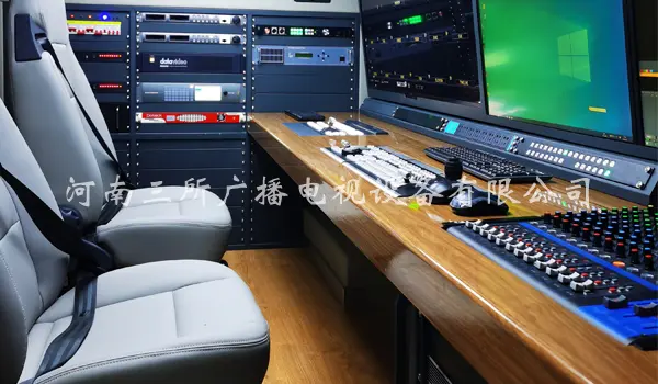 三所广电4K5G全媒体直播车 (11).webp