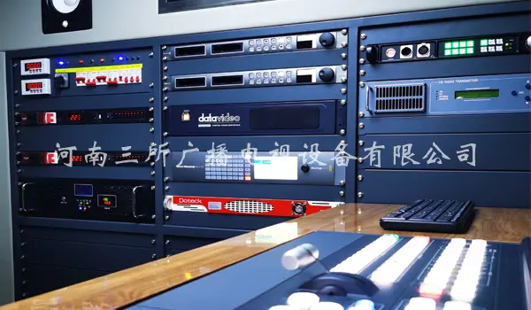 三所广电4K5G全媒体直播车 (4).webp