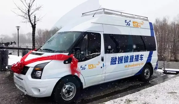 三所广电交付12讯道融媒体直播车