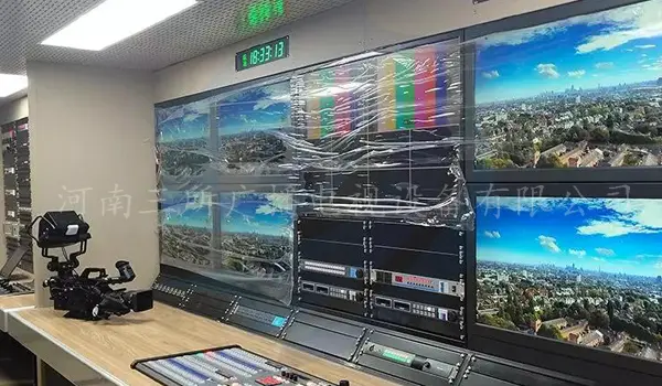 三所广电 全媒体直播车10.webp