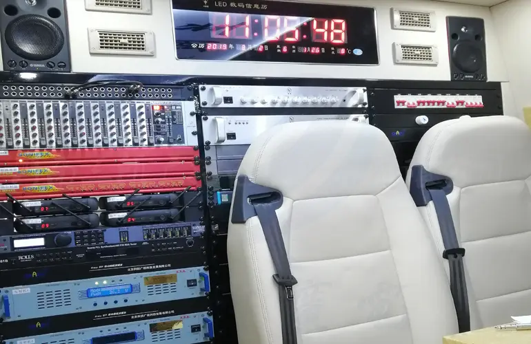 三所广播直播车 (4).webp 三所广播直播车 (4).webp