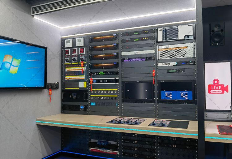 三所广电 汕德卡 超高清全媒体直播车 (3).jpg